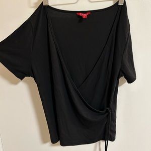BNWOT Guess cropped wrap top, tie side, black, XL